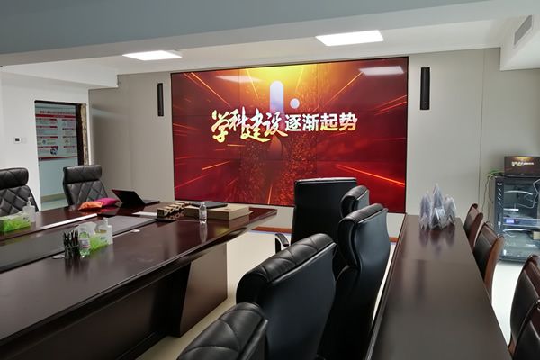 無縫拼接屏與0.88mm液晶拼接屏哪款顯示效果更好？