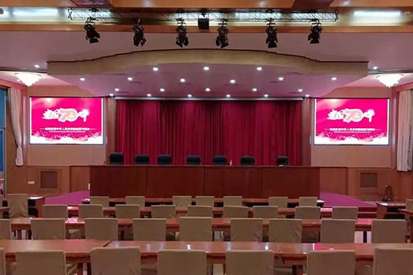 小間距LED顯示屏與無縫拼接屏區(qū)別在哪里？