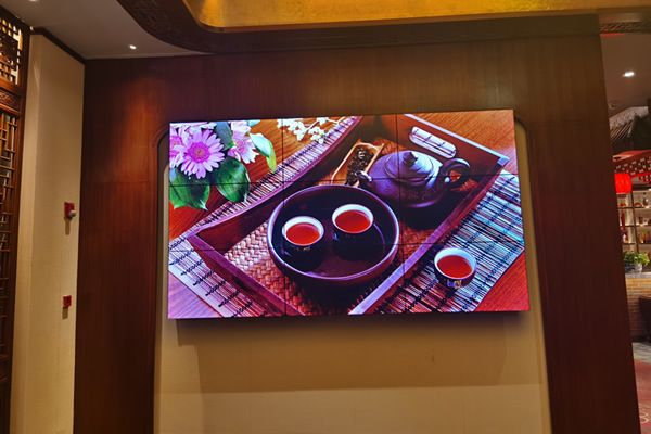 液晶拼接屏在娛樂場(chǎng)所的應(yīng)用優(yōu)勢(shì)與解決方案