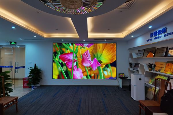 大數(shù)據(jù)可視化大屏使用LED顯示屏好，還是拼接屏好