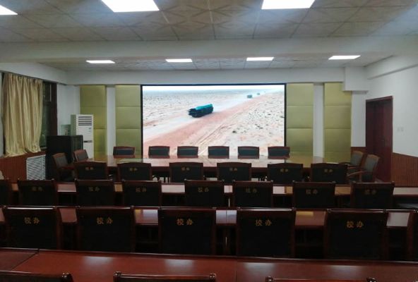 小間距LED顯示屏和無縫液晶拼接屏的區(qū)別在哪里？