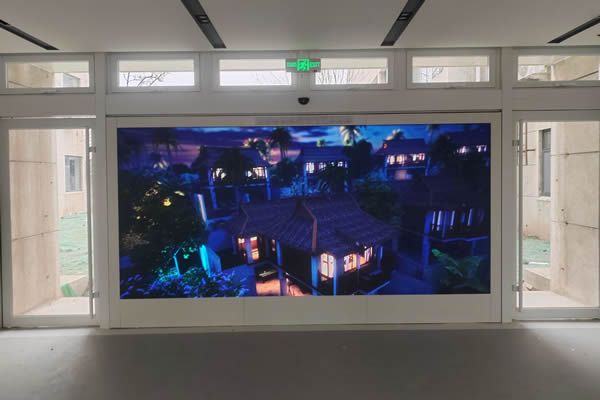 酒店使用LED顯示屏好，還是液晶拼接屏好？